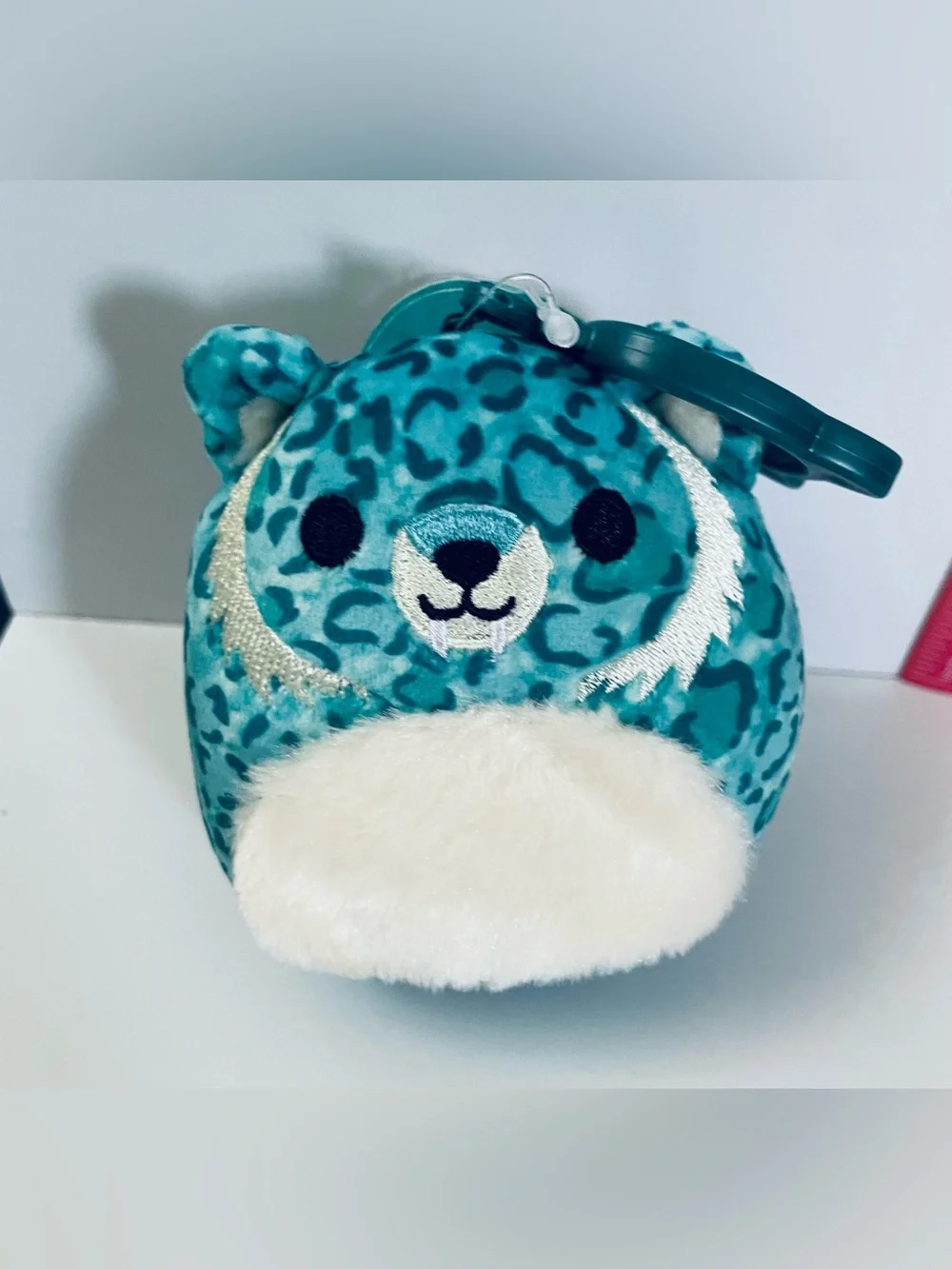 Griffin Squishmallows the aqua saber tooth tiger Clip-On Plush Keychai